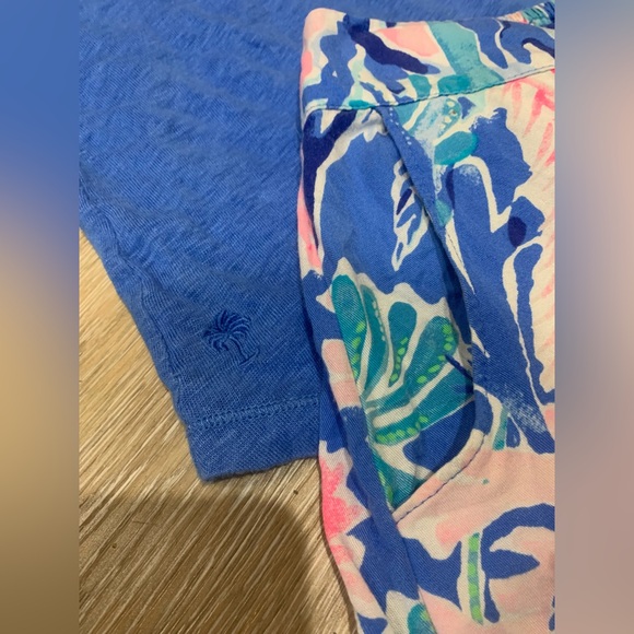 Lilly Pulitzer XS blue shirt and scalloped short set - Picture 4 of 6